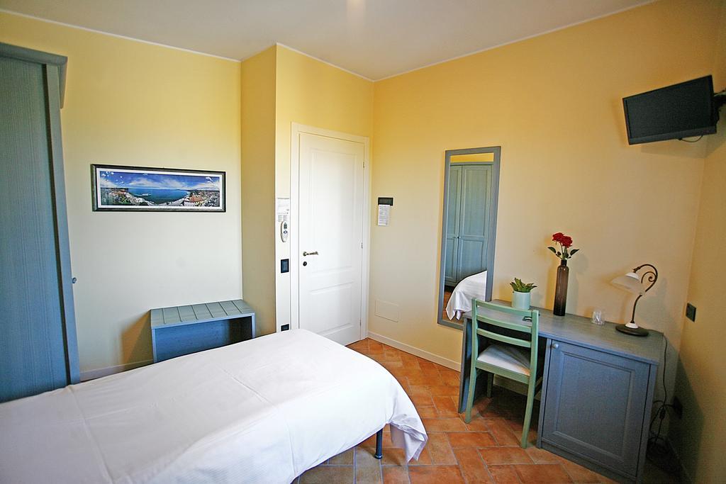 Hotel Antichi Cortili Dossobuono Exterior photo