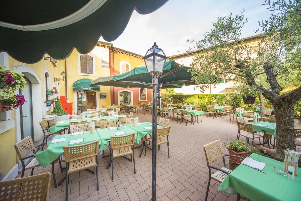 Hotel Antichi Cortili Dossobuono Exterior photo